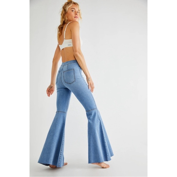 WE THE FREE PEOPLE Just Float On Flare Jeans - Picture 3 of 9